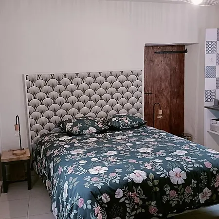 بيت ضيافة Clos De La Madone 4*